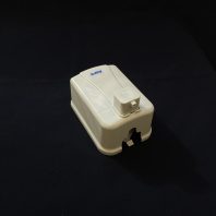 Диспенсер для жидкого мыла  500мл LAIMA PROFESSIONAL 150х103х93мм БЕЛЫЙ Арт.607994 