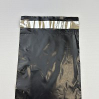 Пакет КУРЬЕРСКИЙ 15х21+4см (50) УП=100шт БЕЛЫЙ с клеевым клапаном БЕЗ КАРМАНА (внутри чёрный) 